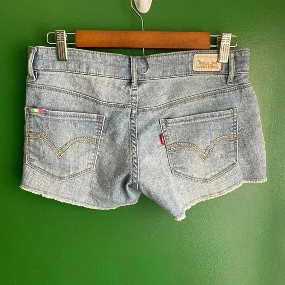 CLEARANCE! Women's Levi's "Shorty Short"‎ Denim Cutoff Shorts Embroidered - Picture 5 of 8